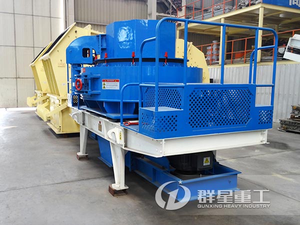 河卵石制砂機側面圖