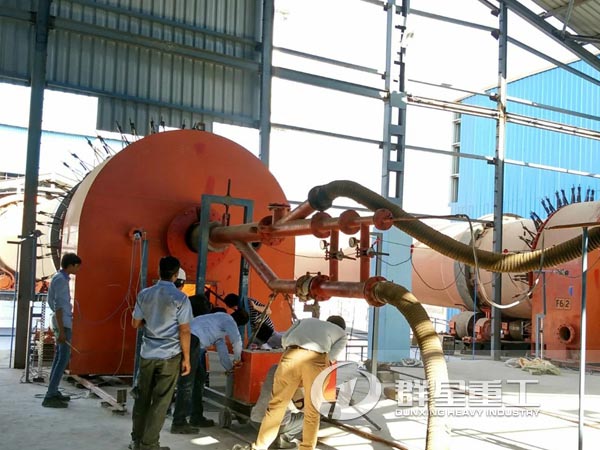正在調(diào)試安裝的回轉(zhuǎn)窯